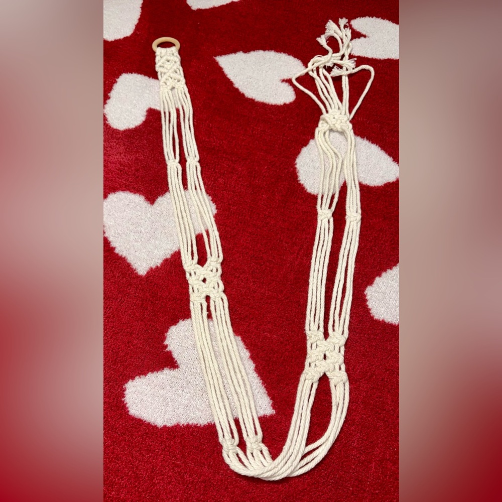 Cream Macramé Hat Organizer